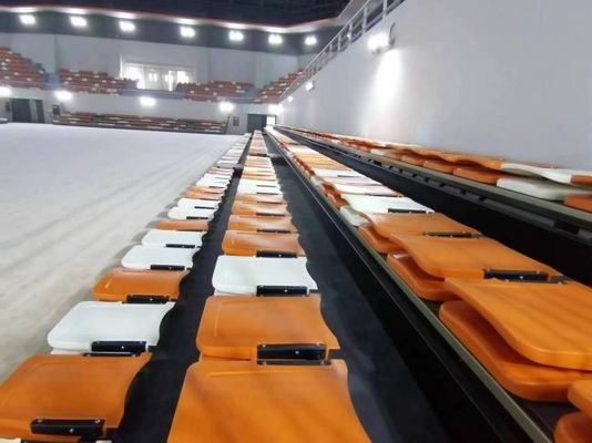 Kursi Gym Bleacher yang dapat ditarik dengan kursi lipat yang dipasang di lantai untuk kenyamanan dan daya napas
